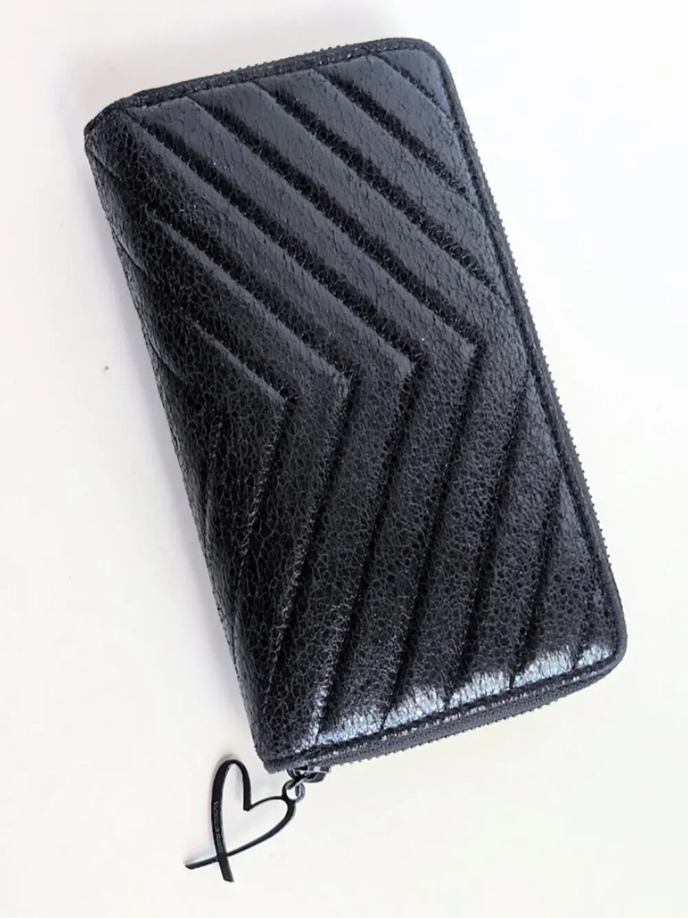 Black Victoria’s Secret Patent Crackled Leather Wallet - Picture 4 of 15